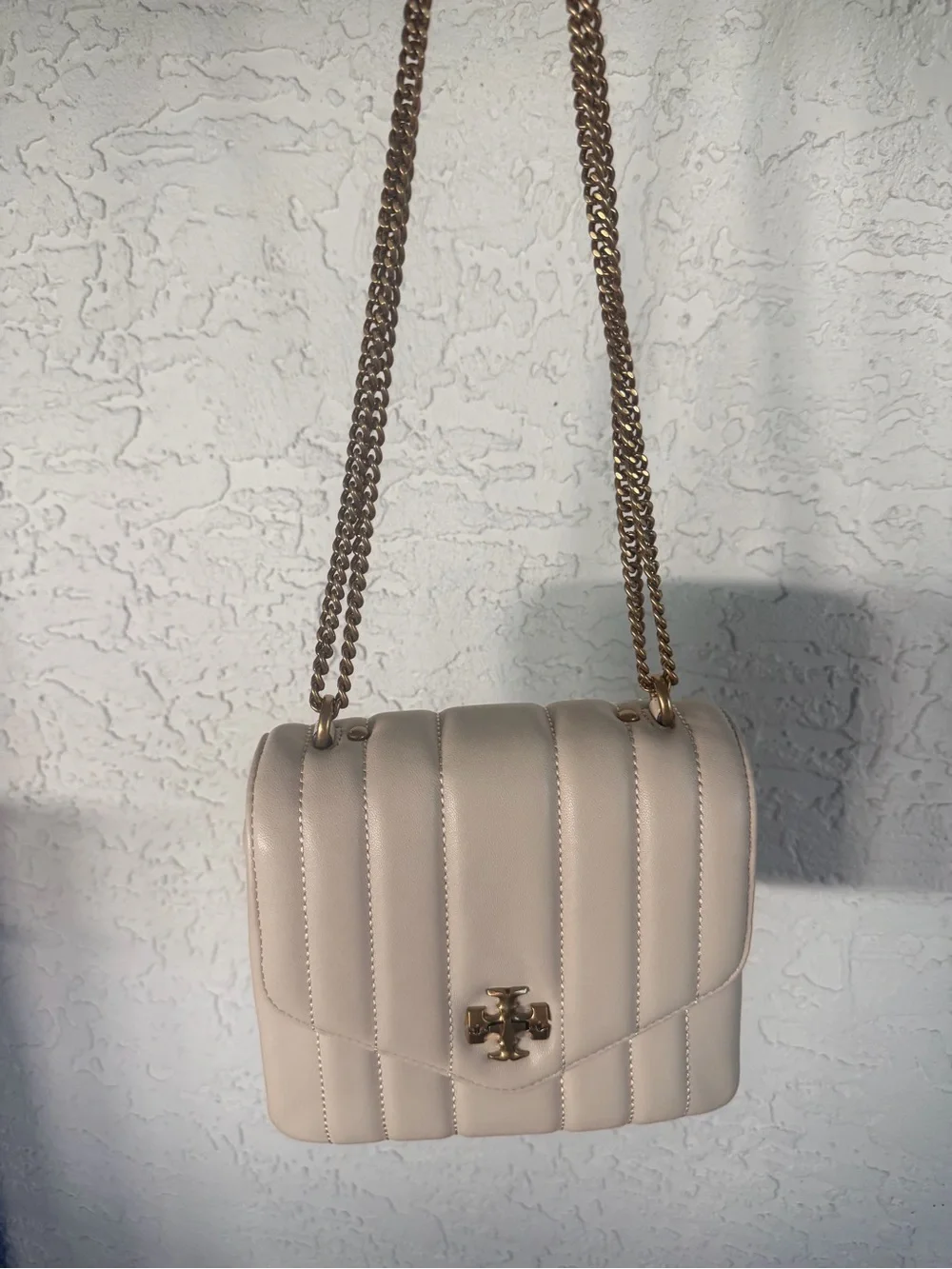 Tory Burch Cream Quilted Leather Shoulder Bag with Gold Chain